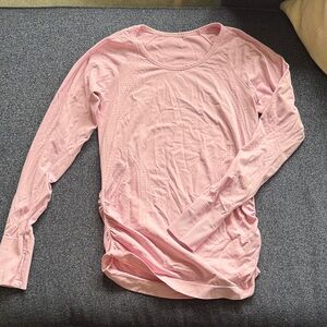 Athleta momentum Women's Light Pink Long Sleeve top - sz M